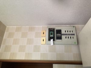 愛知県日進市の福祉施設にて誘導灯の取付電気工事